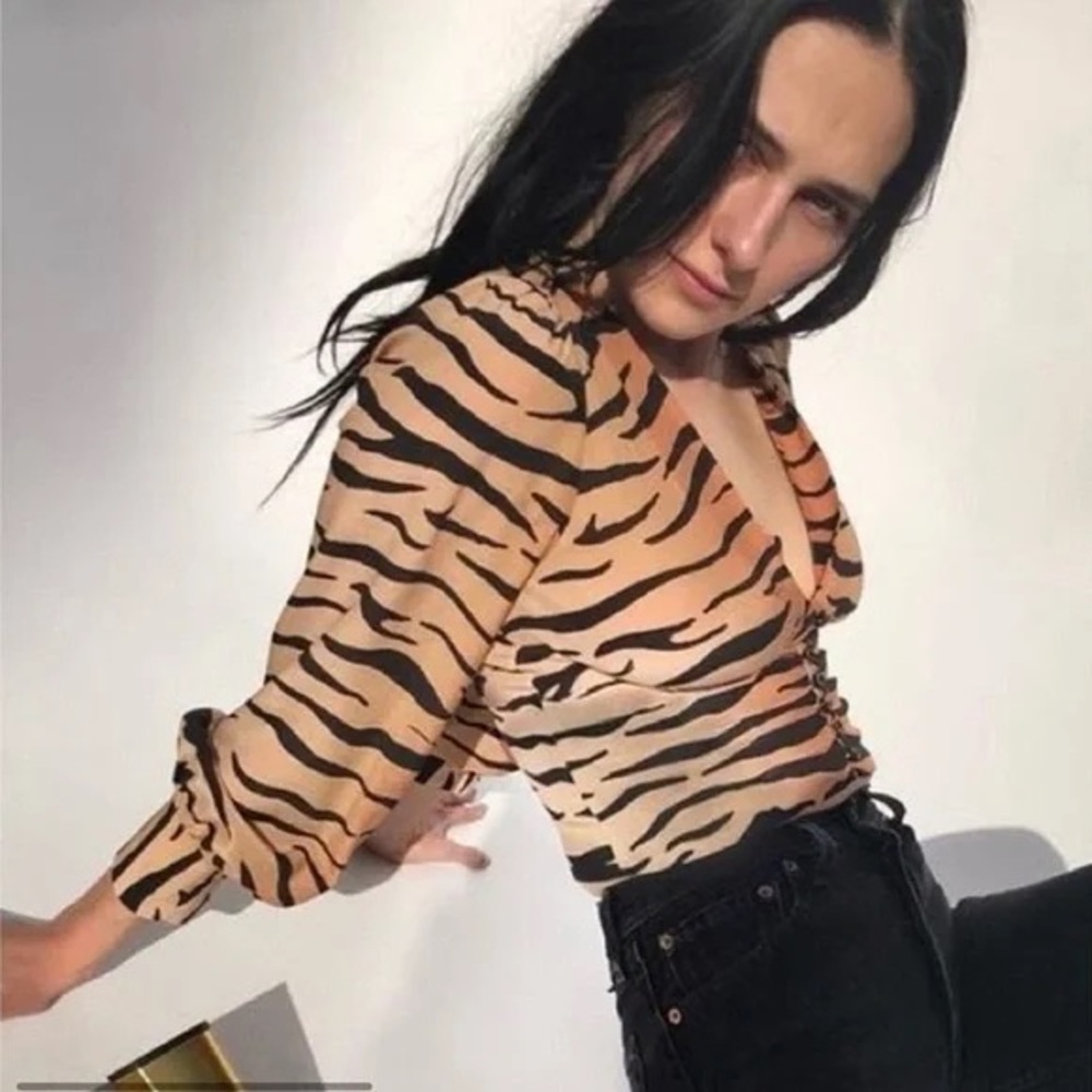 Realisation Par Kaia Silk Top in Tiger - Picture 9 of 10